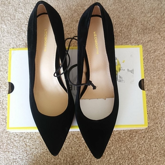 Shoe - Picture 2 of 8